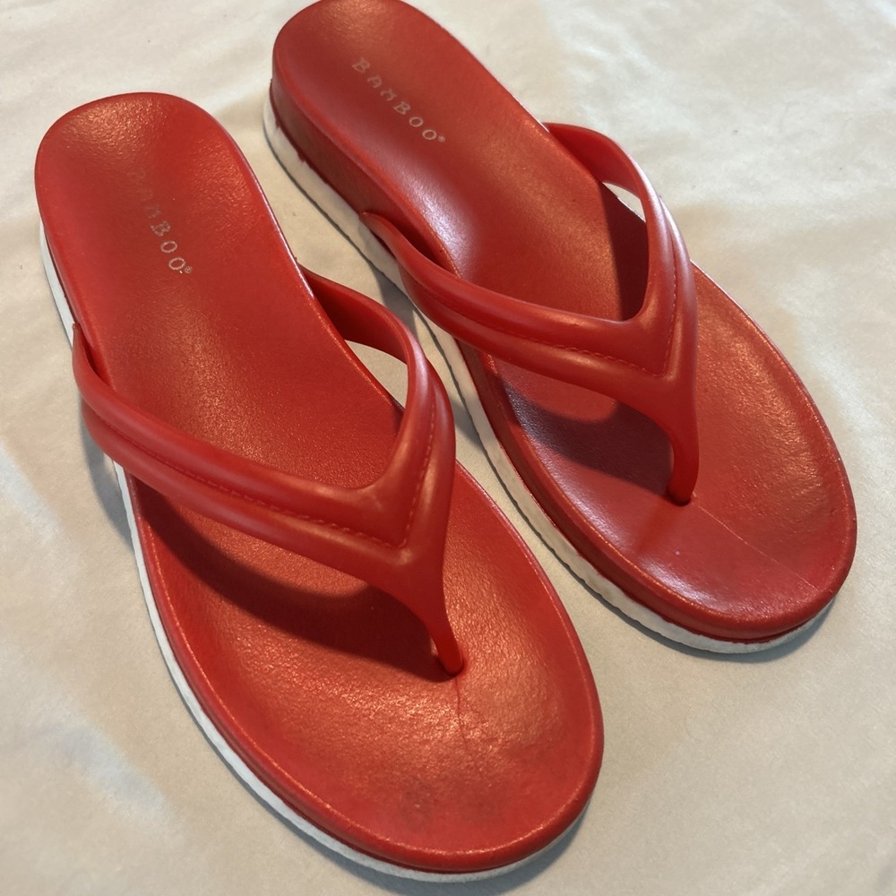 Bamboo Womens Red Sandals Water Resistant Beach Pool Flip‎ Flops Size 8